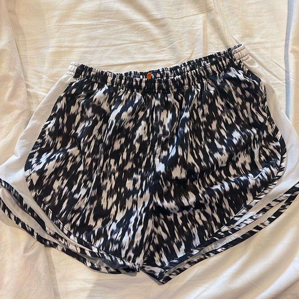 EUC Large black and white Nike Tempo shorts